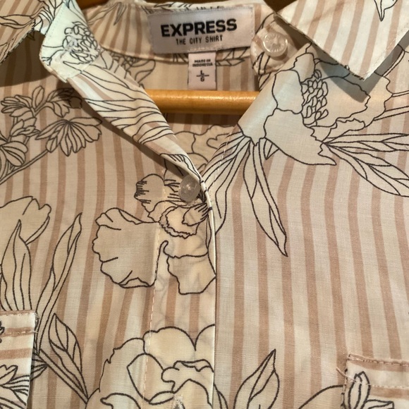 EXPRESS blouse. Size Large - Picture 2 of 3